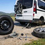 Roue de secours renault trafic : dimensions, compatibilités et astuces de montage en road trip