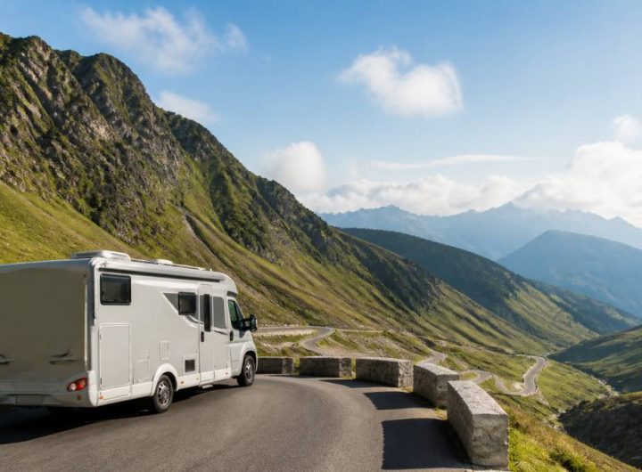 Camping-car en montagne l’été : itinéraires, cols mythiques et conseils pour rouler en toute sécurité