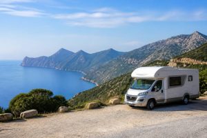 Voyages en camping-car : itinéraires, conseils et destinations incontournables