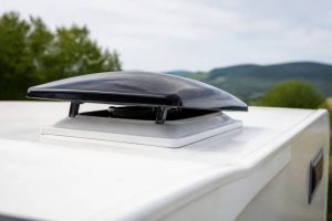 Toit champignon universel pour camping-car : guide d’achat, usage et installation
