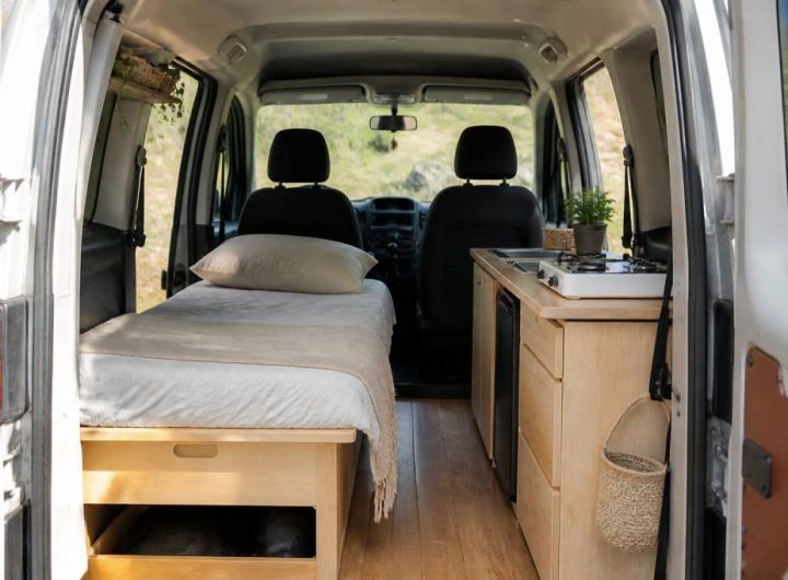 Plan aménagement Kangoo : 7 idées pratiques pour transformer votre véhicule en van aménagé