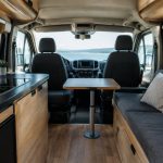 Renault Trafic 3 interieur : guide d’aménagement pour un van aménagé pratique et confortable