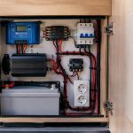Camping car schema electrique 12v et 220v : guide complet pour comprendre et réaliser son installation