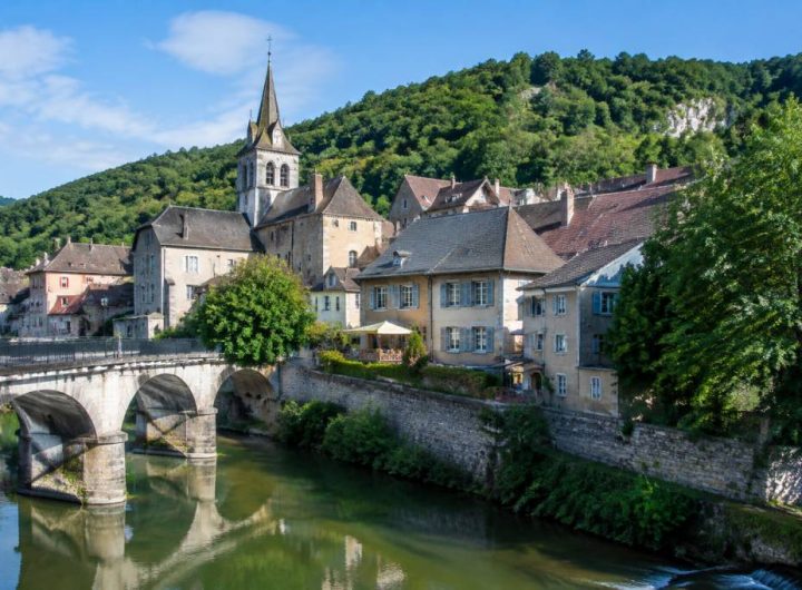 Arbois visite : que voir et faire lors d’une escapade en camping-car