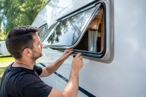 Kit réparation baie caravane : comment choisir le bon modèle