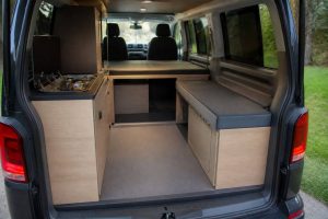 Transporter T6 intérieur : idées d’aménagement pour un van pratique et confortable