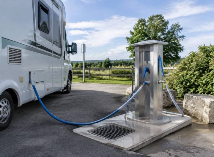 Point d’eau pour camping-car autour de moi : où trouver une aire de services fiable