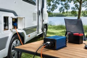 Branchement transformateur 12v 220v en camping-car : guide pratique et conseils de sécurité