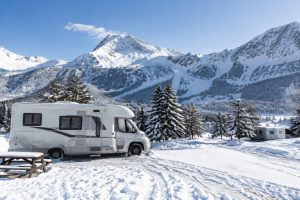 Caravaneige Pyrénées pied des pistes : les meilleurs campings pour camping-car et van