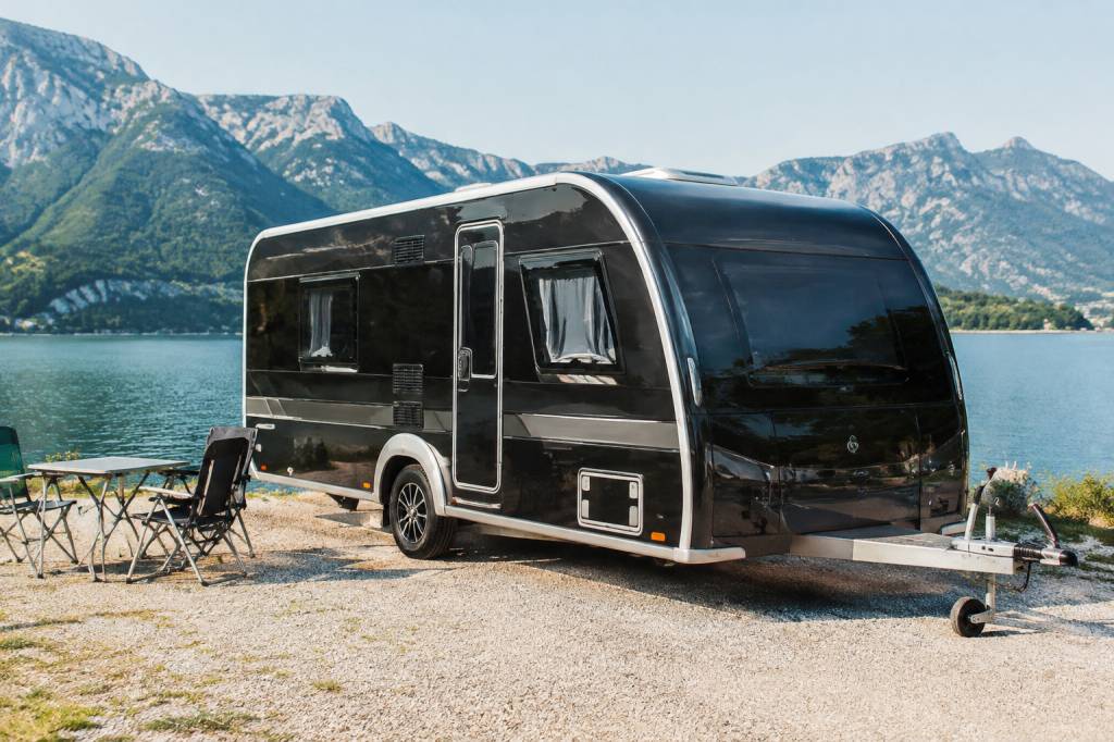 Caravane noire : comment choisir et entretenir son modèle ?